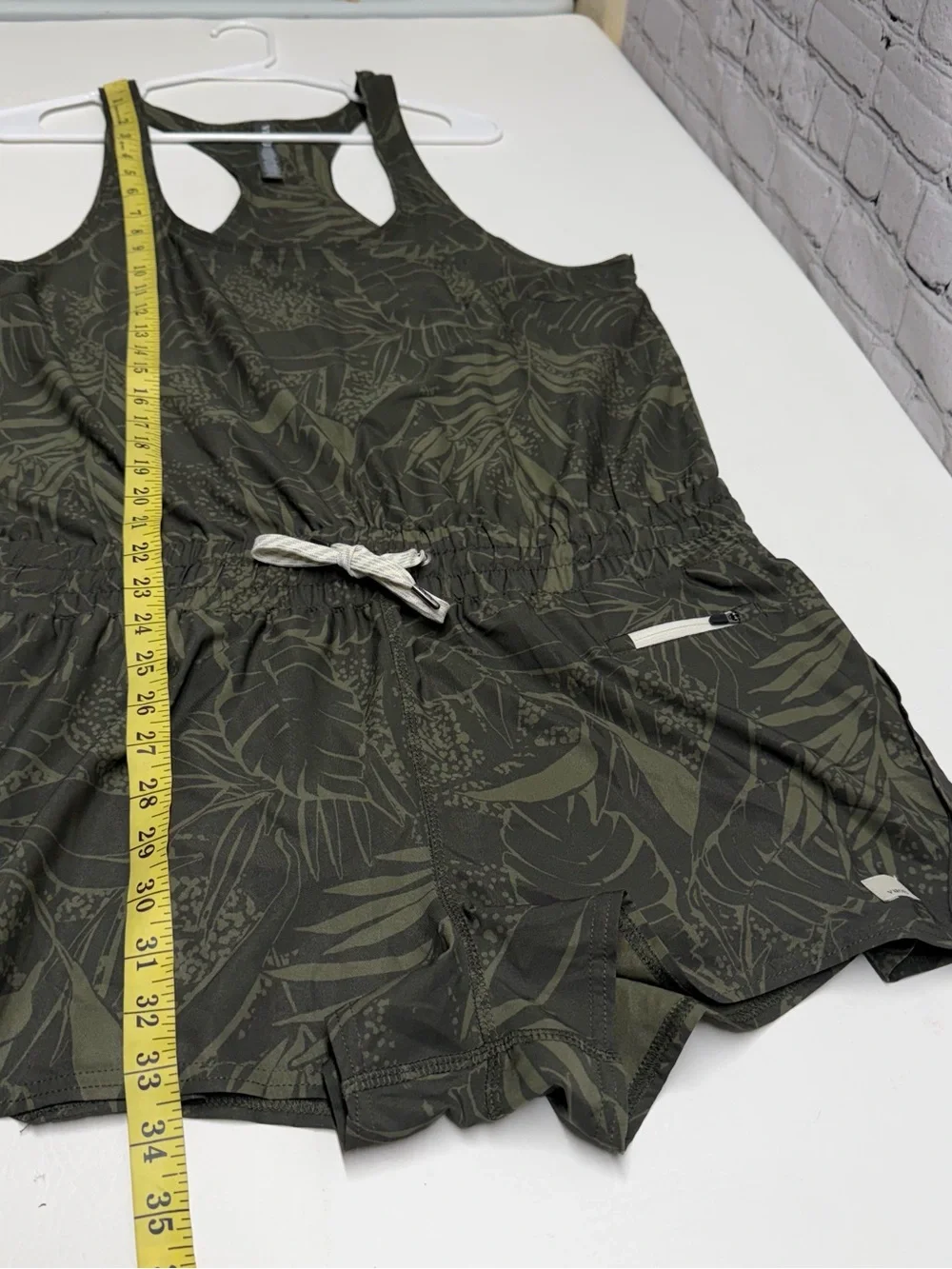 Vuori clementine romper Green Leaf Print Tank Romper with Drawstring Sz L - Picture 4 of 8